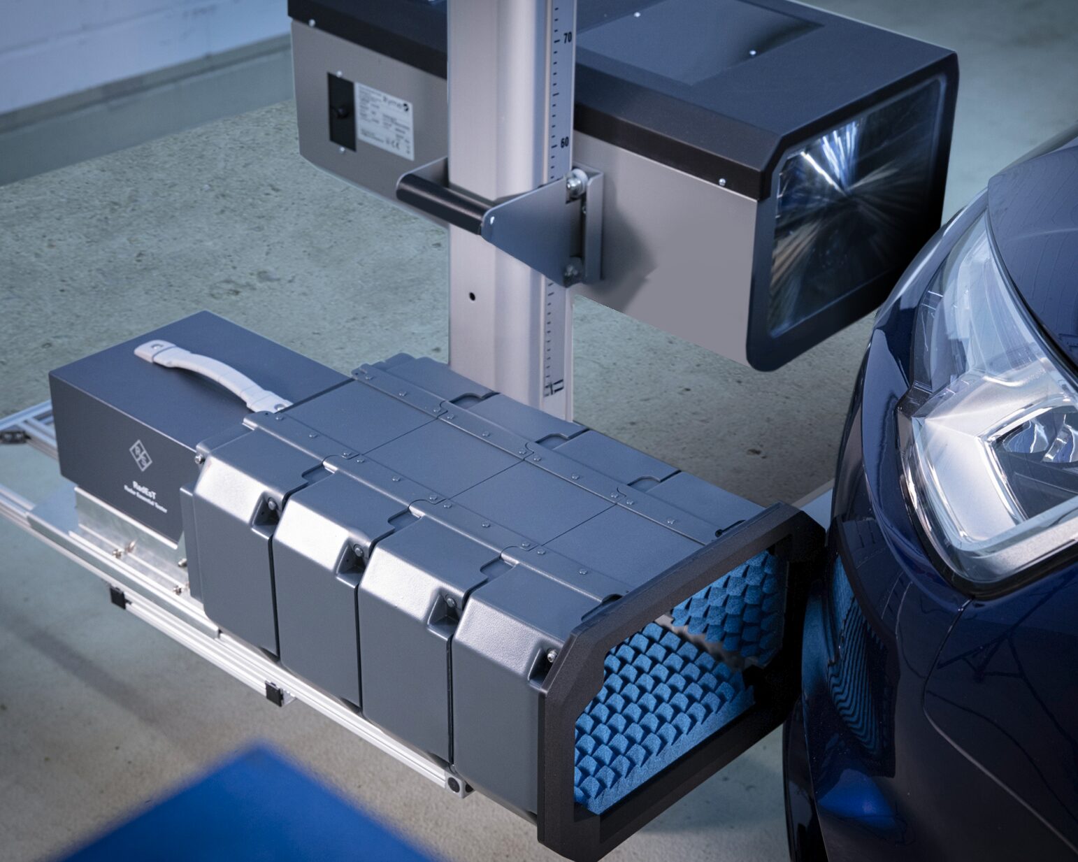 RadEst+Regloscopio-Comprobador-De-Radar-ADAS-Ryme-Worldwide-Rohde-&-Schwarz